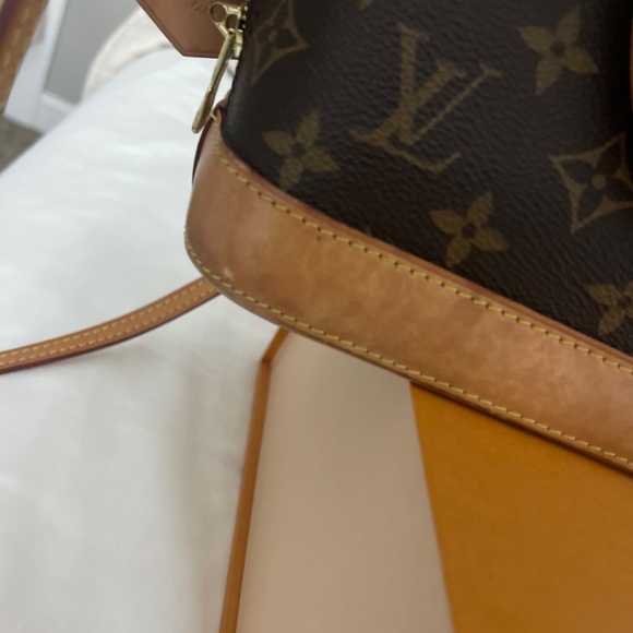 Louis Vuitton Alma BB - Picture 5 of 11